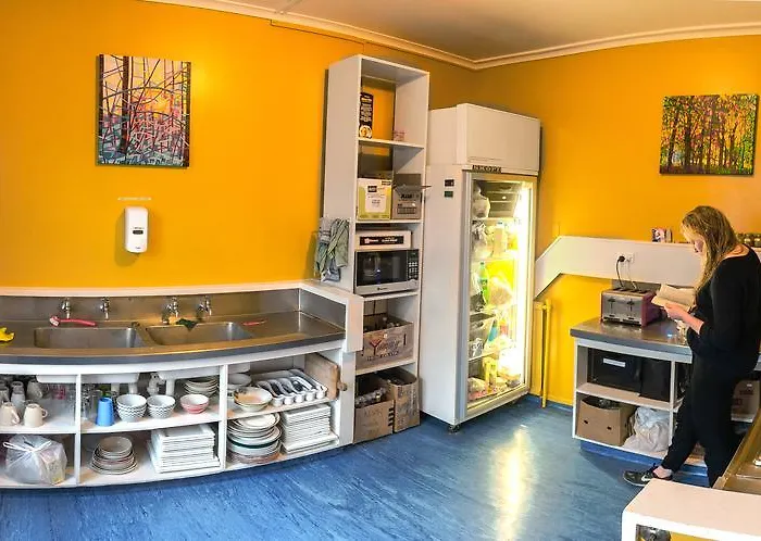 Crash Palace Backpackers Hostal *
