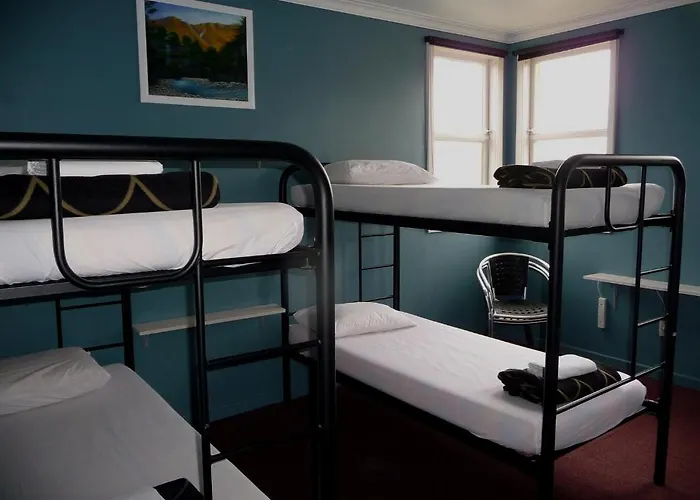 Hostal Crash Palace Backpackers *