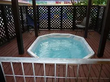 Crash Palace Backpackers Hostal *